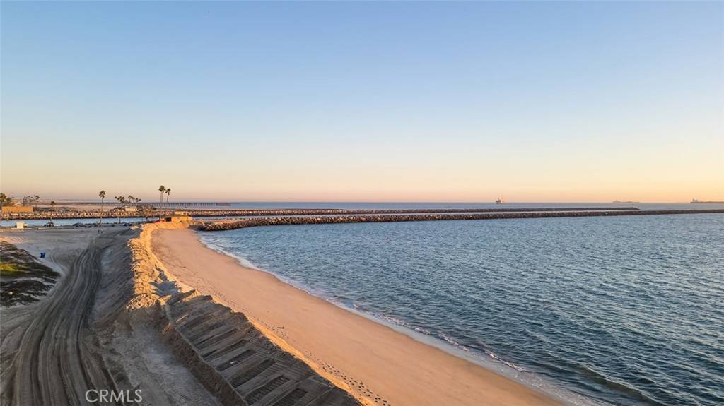 Long Beach, CA 90803,29 68th PL