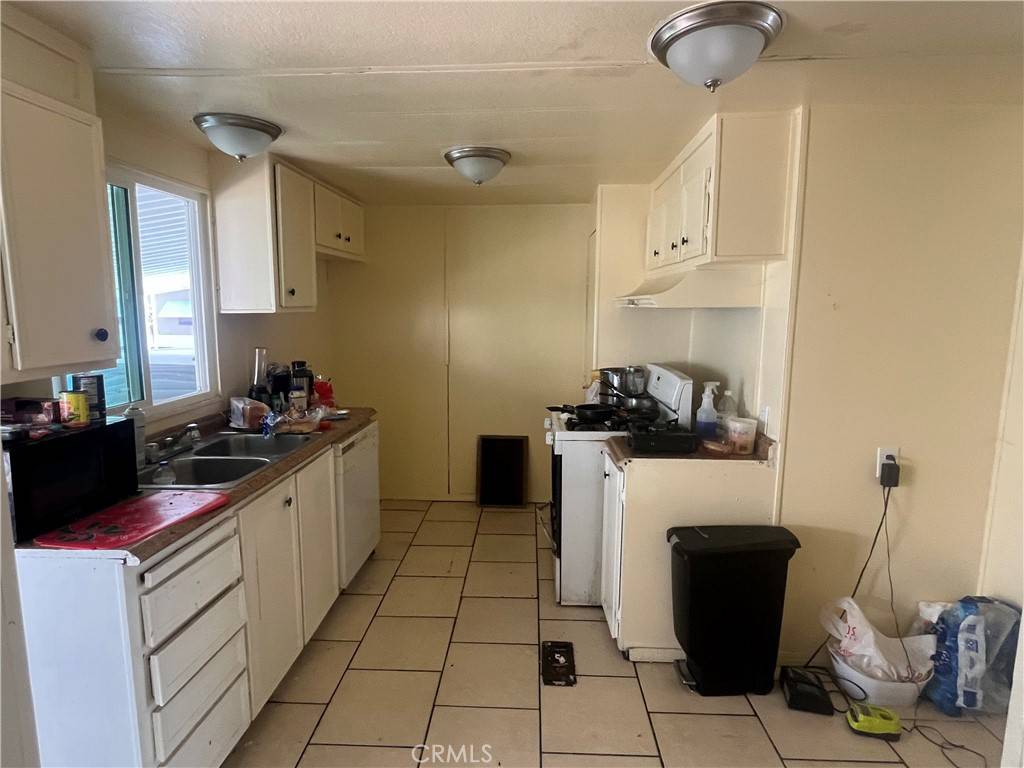 Rialto, CA 92376,2930 W Rialto ave #44