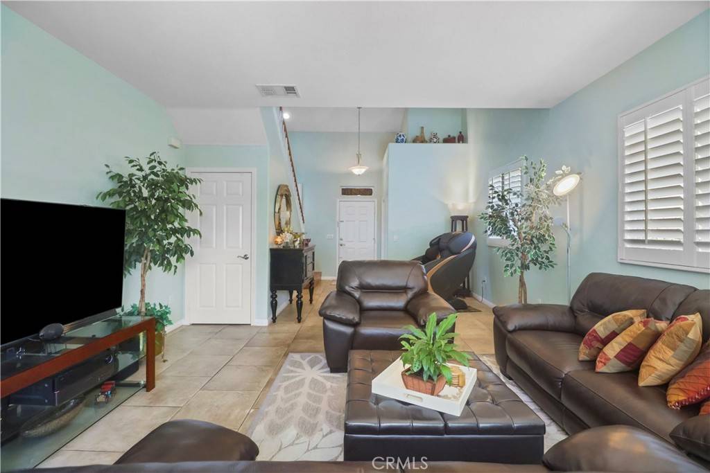 Panorama City, CA 91402,9044 Sylmar AVE