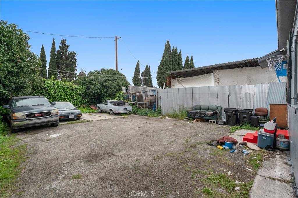 Los Angeles, CA 90043,3322 W 63rd ST #3