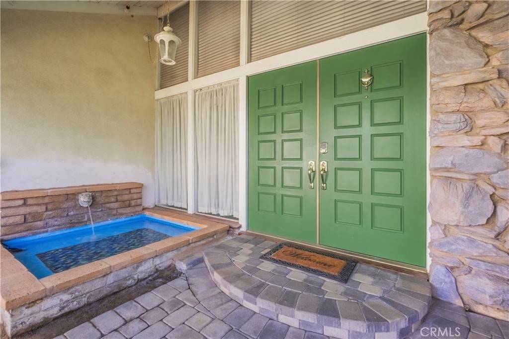 Fullerton, CA 92835,364 Cienaga DR