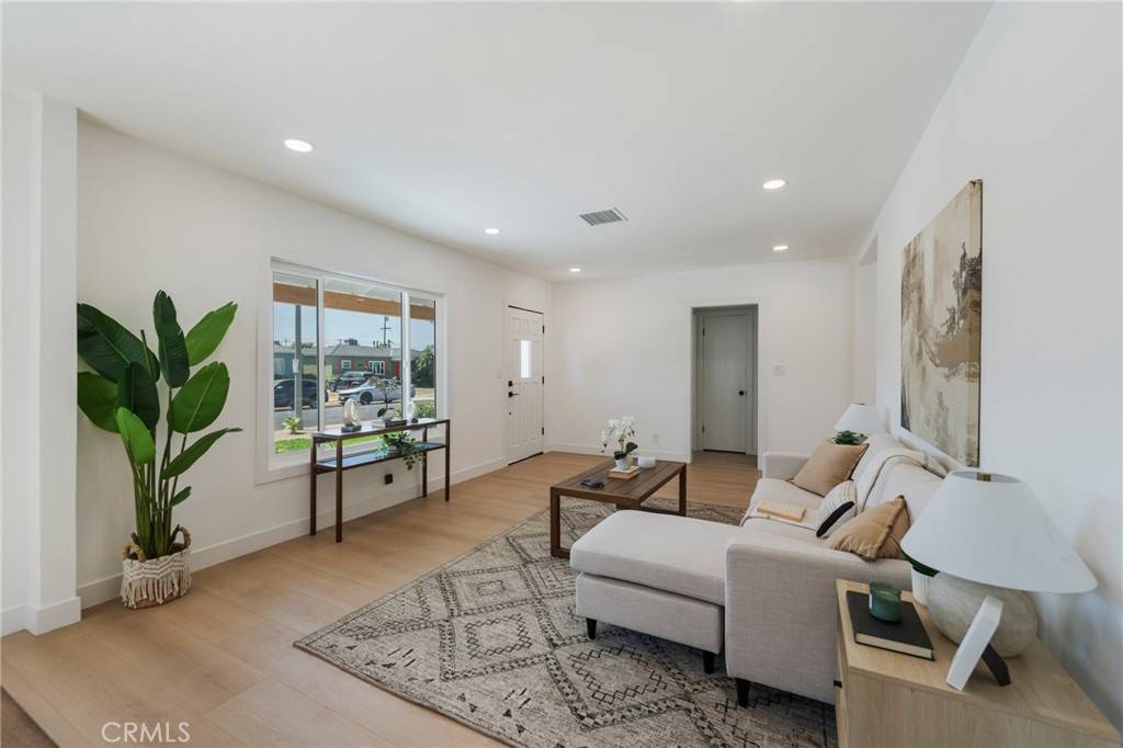 Long Beach, CA 90807,4224 Falcon AVE