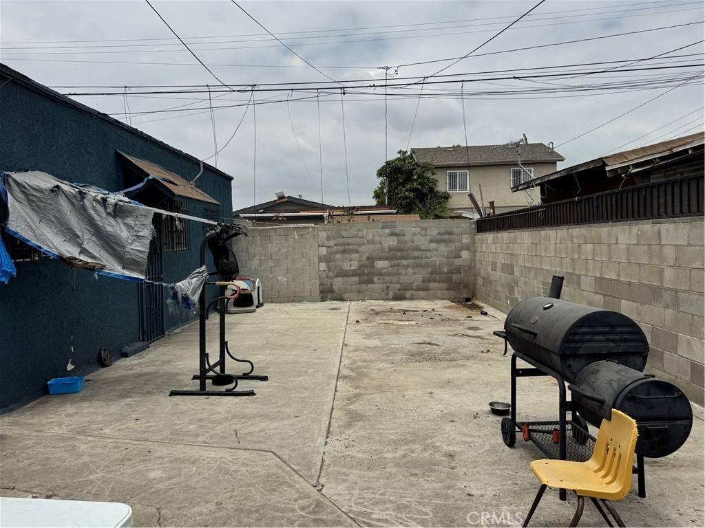 Los Angeles, CA 90003,333 E 84th ST