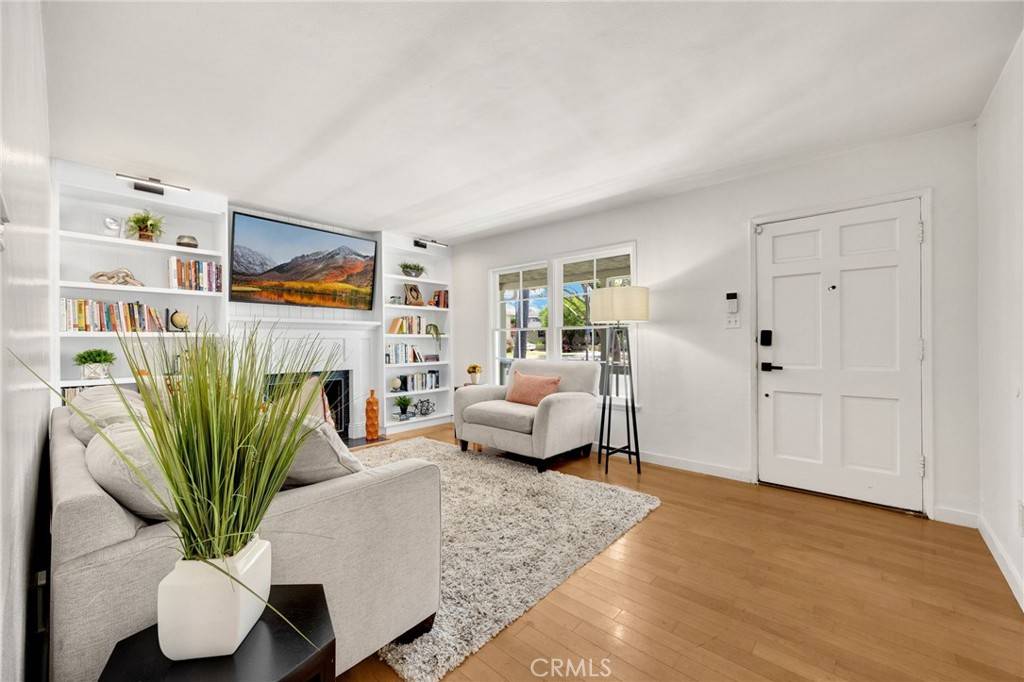 Long Beach, CA 90807,245 E 46th ST
