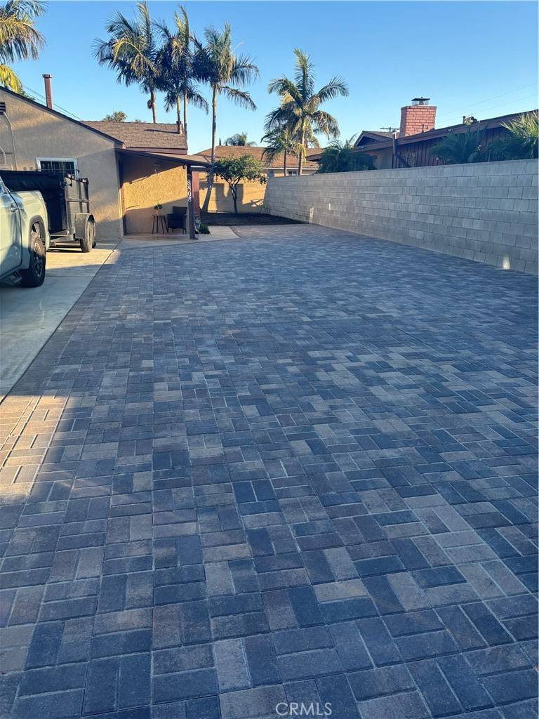 Paramount, CA 90723,8808 Paseo ST