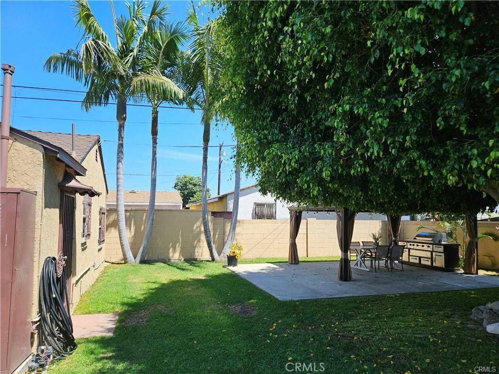 Paramount, CA 90723,8808 Paseo ST