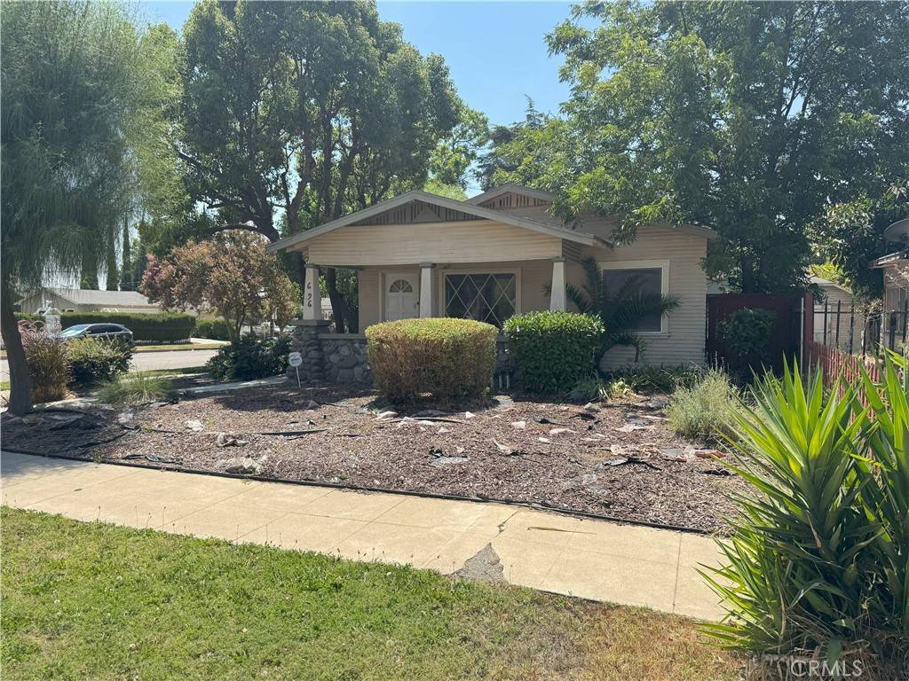 Pomona, CA 91767,696 E Columbia AVE