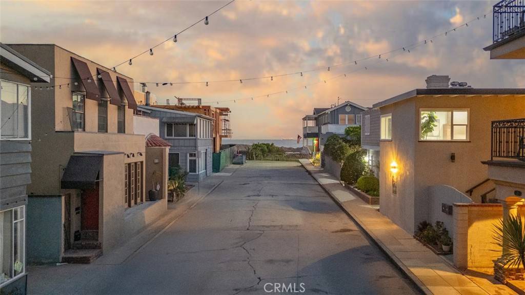 Long Beach, CA 90803,23 65th PL