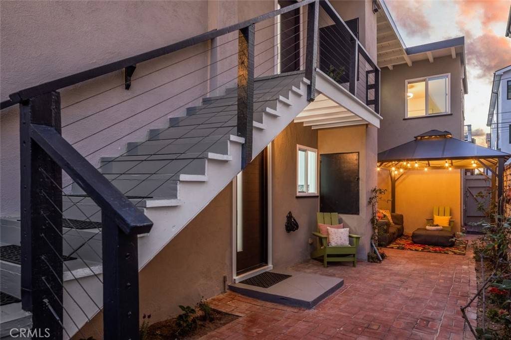 Long Beach, CA 90803,23 65th PL