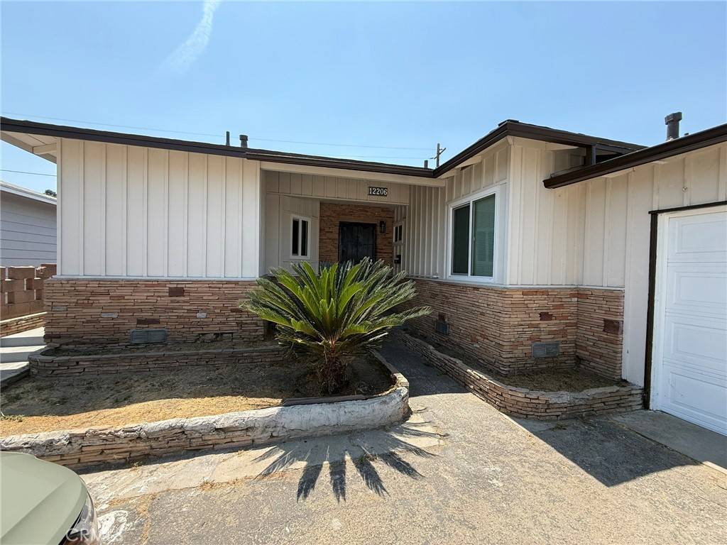 Norwalk, CA 90650,12206 Everest ST