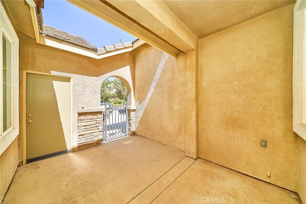 Saugus, CA 91390,28410 Agajanian DR