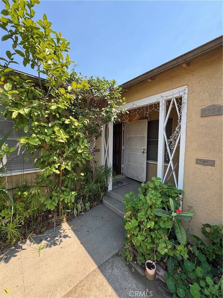 Long Beach, CA 90813,1750 Chestnut AVE