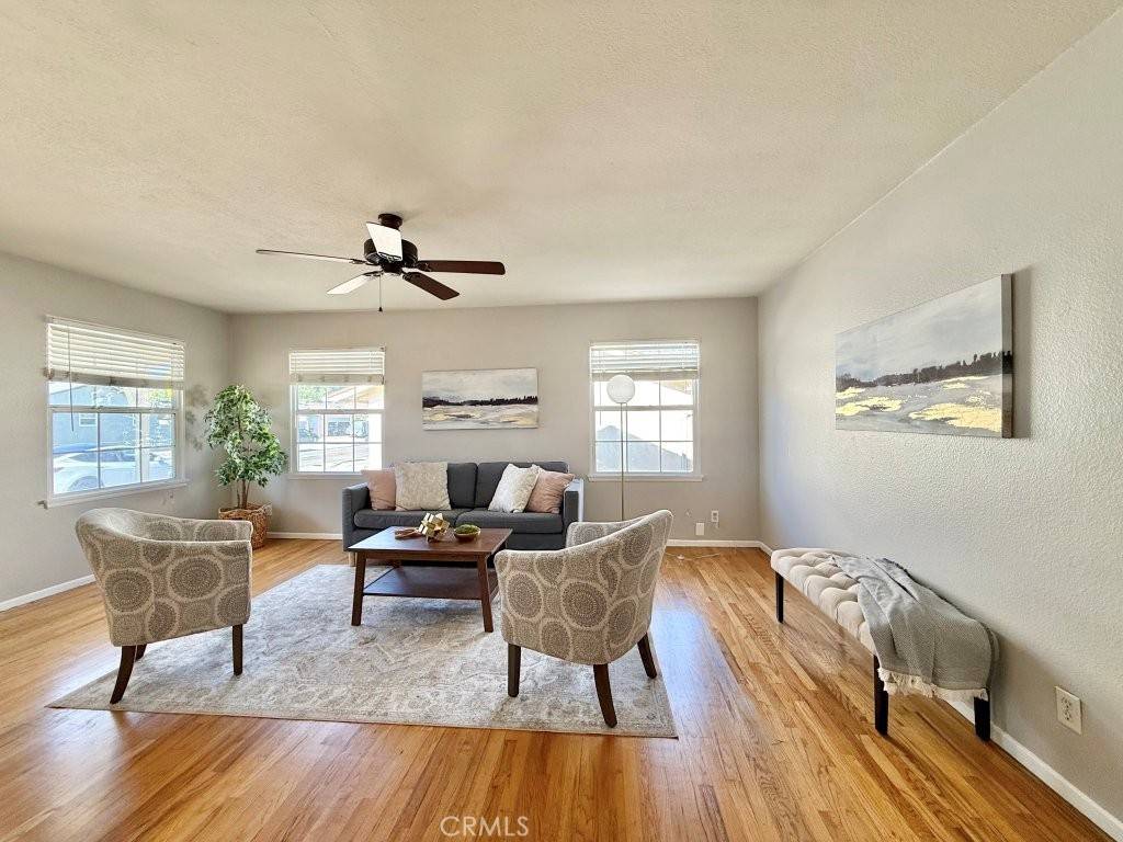 Lakewood, CA 90715,11622 Massinger ST