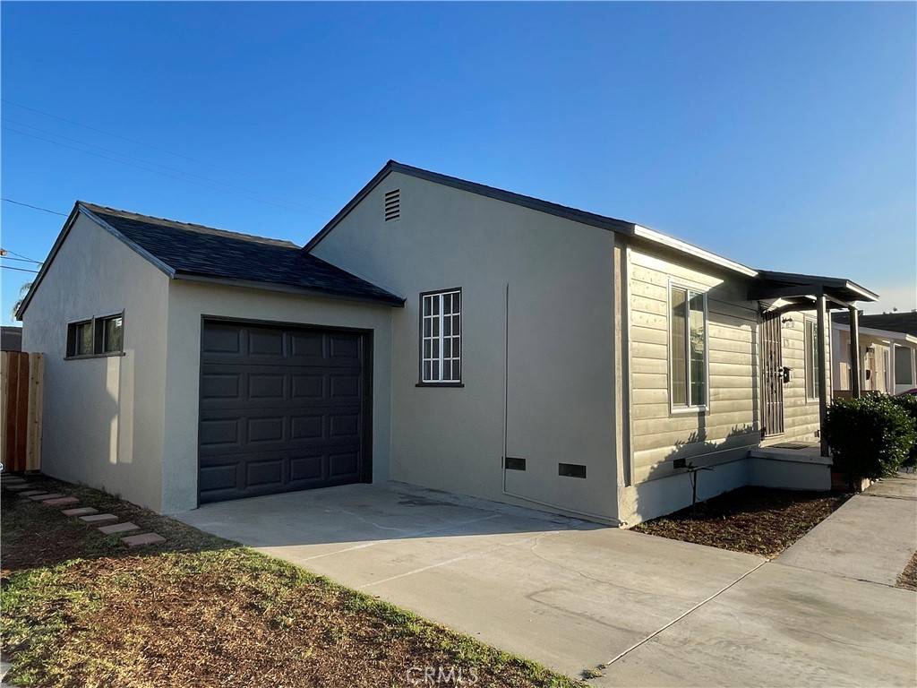 Downey, CA 90240,8925 Stamps RD