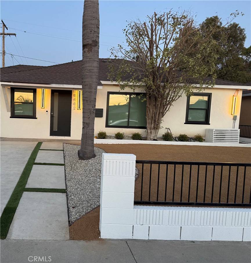 Bellflower, CA 90706,13902 Regentview AVE