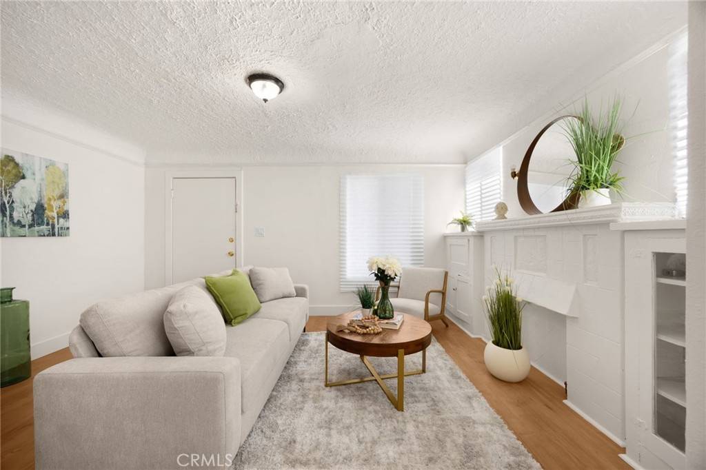 Los Angeles, CA 90001,8471 Zamora AVE