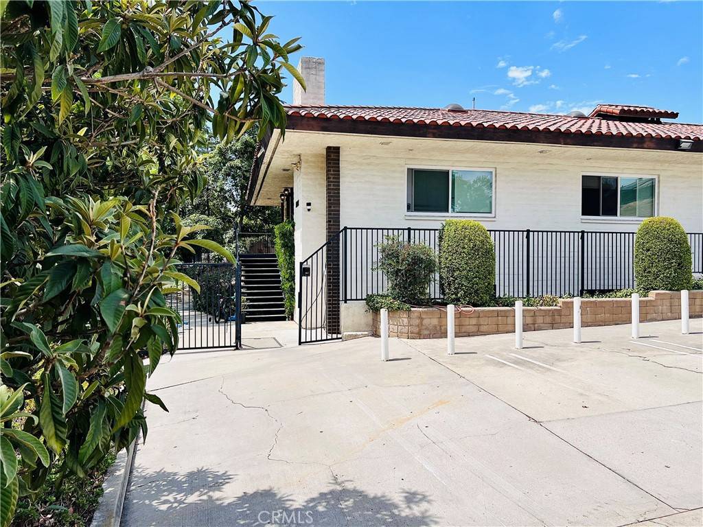 Yorba Linda, CA 92886,19901 Yorba Linda Blvd