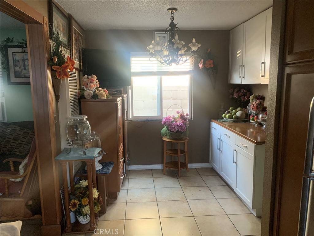 Hawaiian Gardens, CA 90716,22414 Horst
