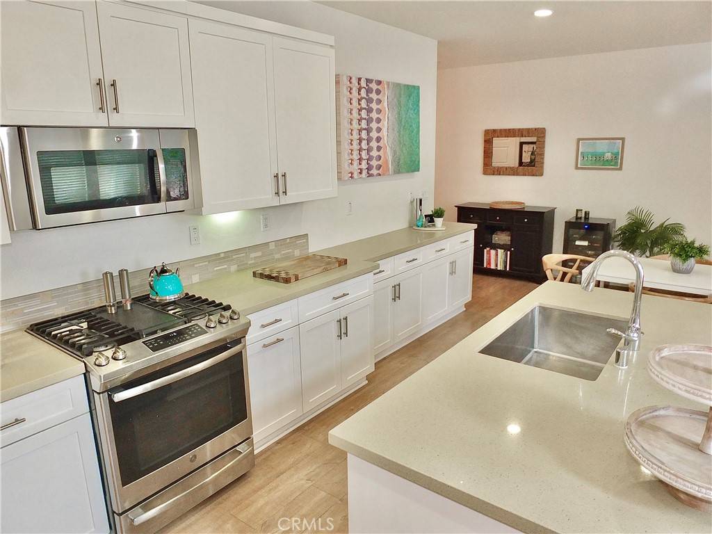 Lake Forest, CA 92630,69 Prominence