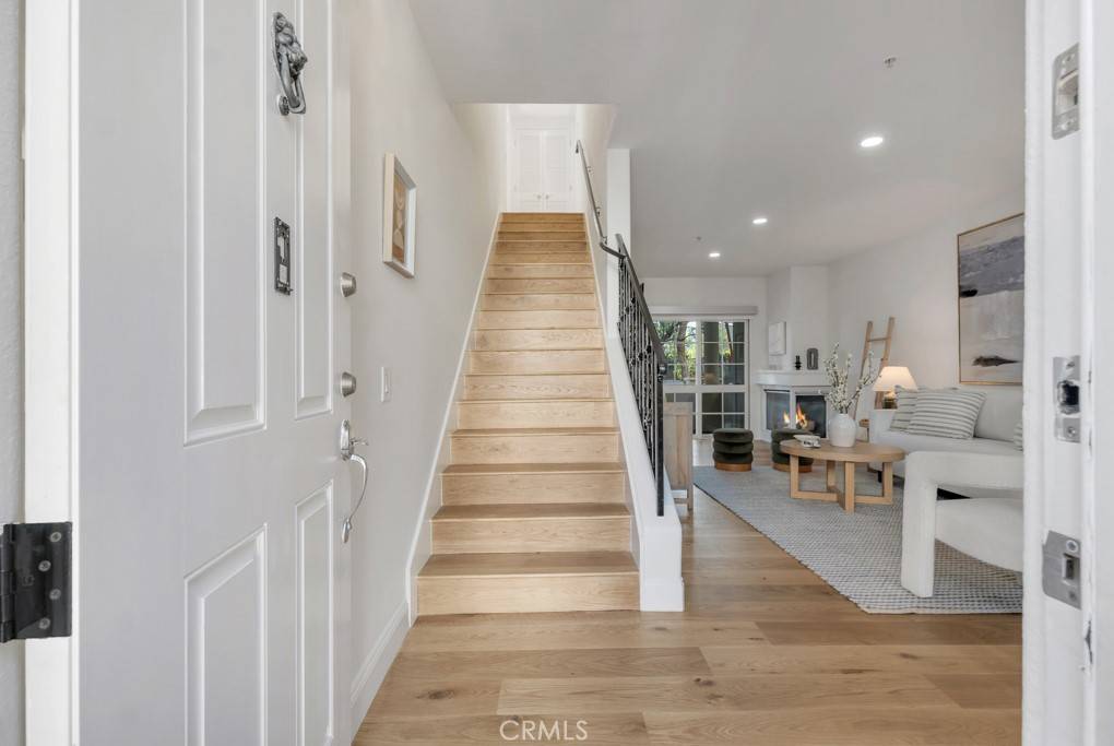 West Hollywood, CA 90069,851 N San Vicente #128