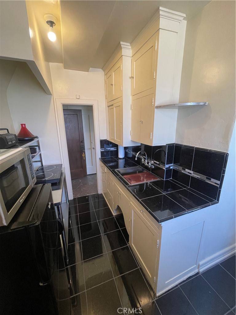 Long Beach, CA 90802,315 W 3rd ST #710