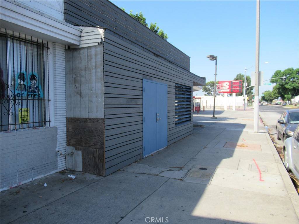 Compton, CA 90221,1820 E Rosecrans AVE