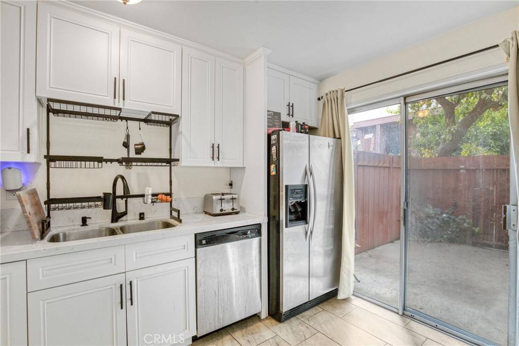 Van Nuys, CA 91405,7300 Lennox AVE #J5