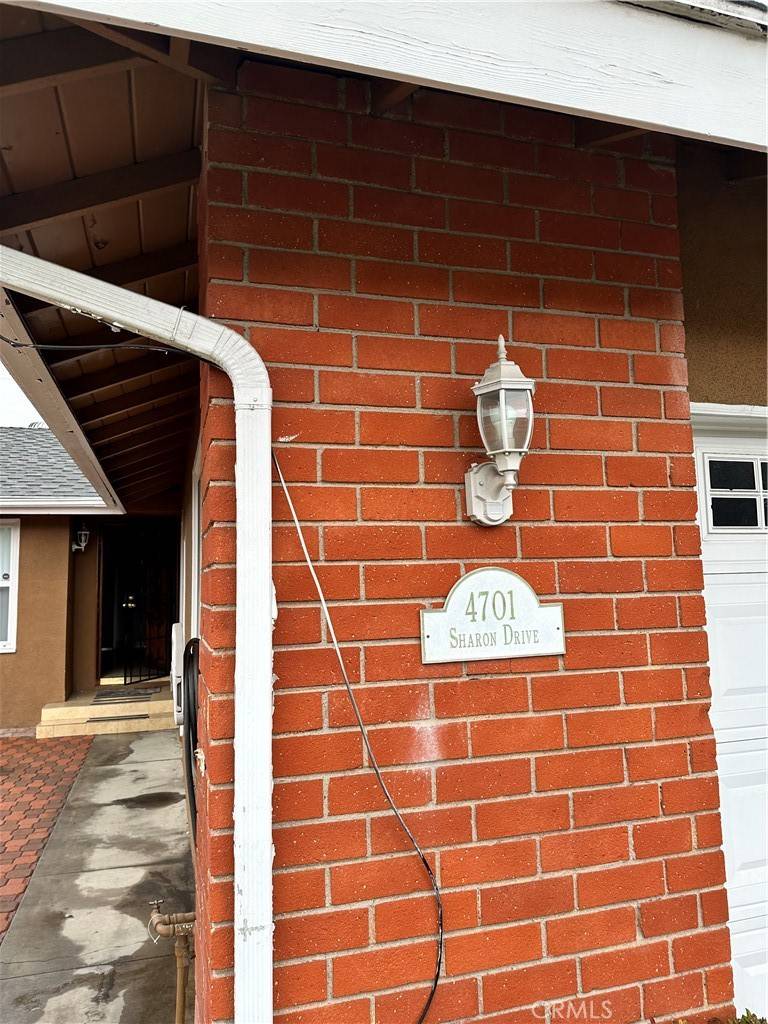 La Palma, CA 90623,4701 Sharon DR