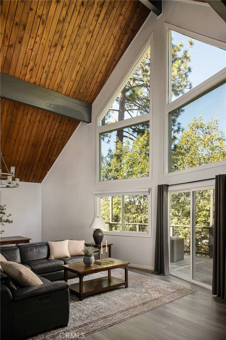 Lake Arrowhead, CA 92352,1275 Golden Rule LN