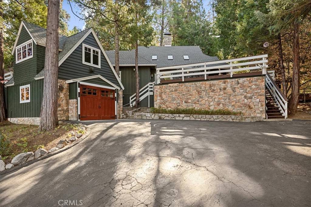 Lake Arrowhead, CA 92352,226 Holiday DR