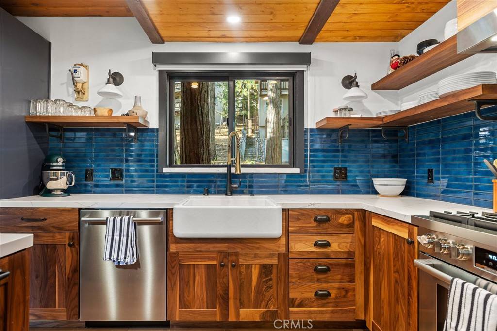 Lake Arrowhead, CA 92352,170 S Fairway DR