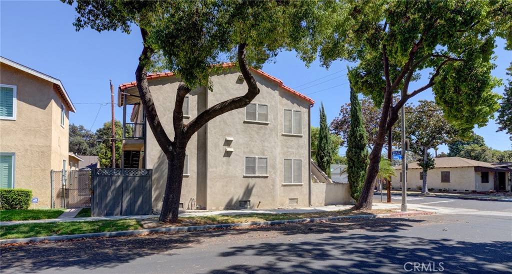 Long Beach, CA 90806,817 W 21st ST