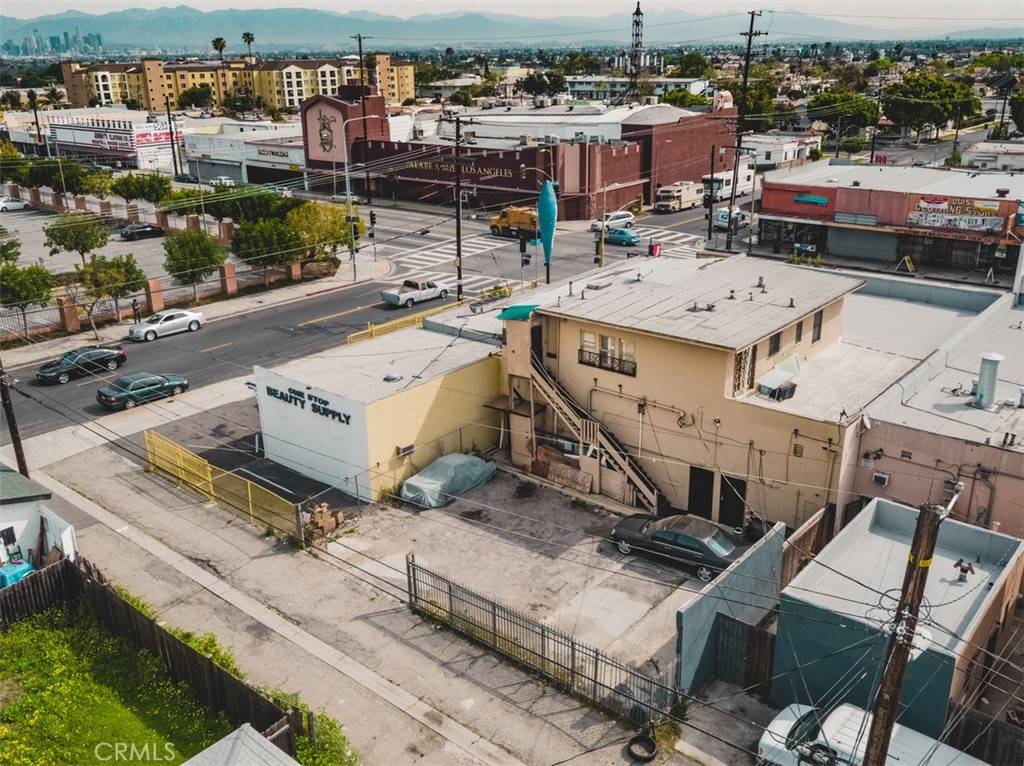 Los Angeles, CA 90047,8905 S Western AVE