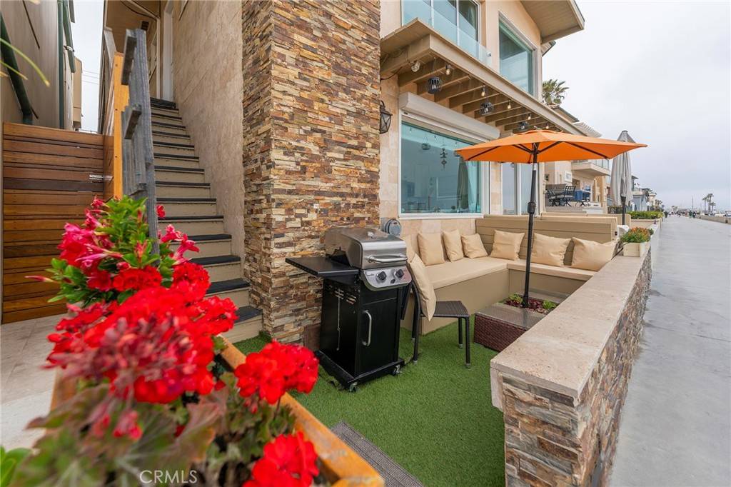 Hermosa Beach, CA 90254,1728 The Strand #4