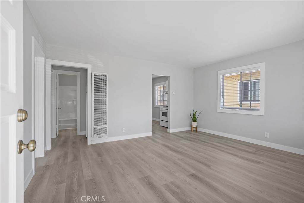 Lawndale, CA 90260,4623 W 160th ST
