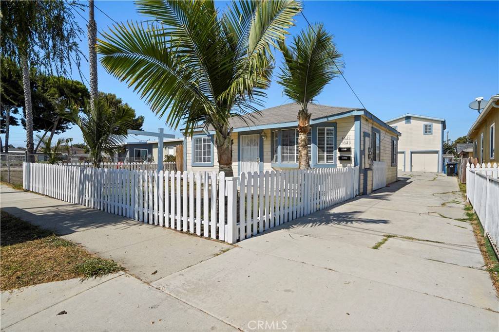 Lawndale, CA 90260,4623 W 160th ST