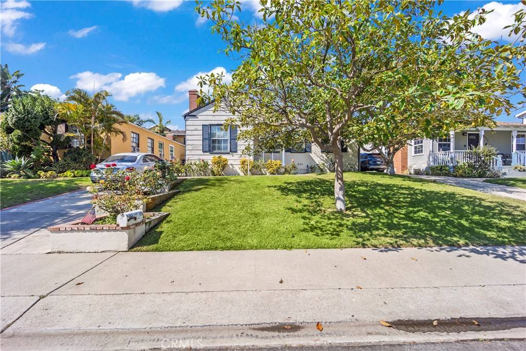 Los Angeles, CA 90045,8383 Westlawn AVE