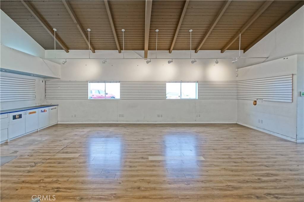 Manhattan Beach, CA 90266,2711 N Sepulveda BLVD