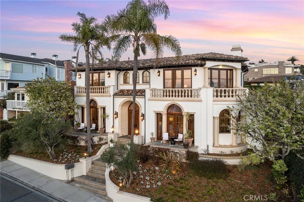 Manhattan Beach, CA 90266,212 John ST