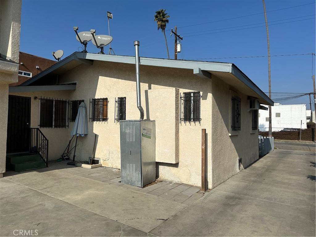 Compton, CA 90220,322 W Palm ST #A, B, C