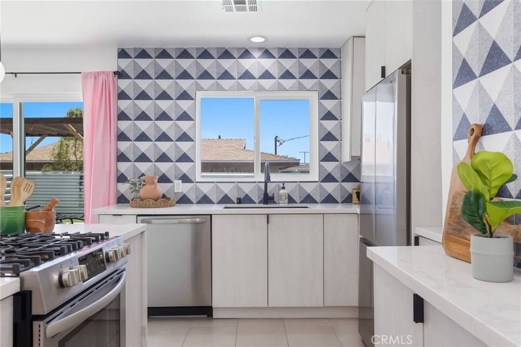 Palm Springs, CA 92262,485 W Tramview RD