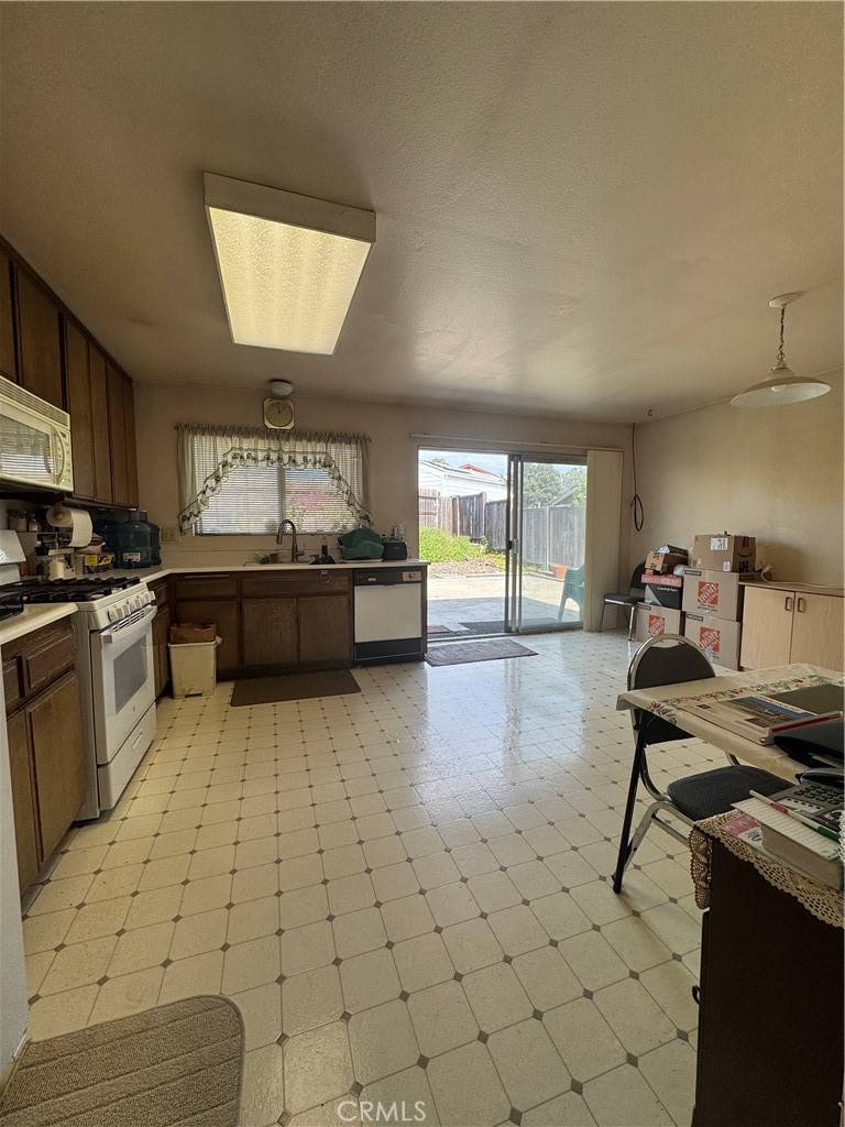 Lawndale, CA 90260,3611 W 153rd ST
