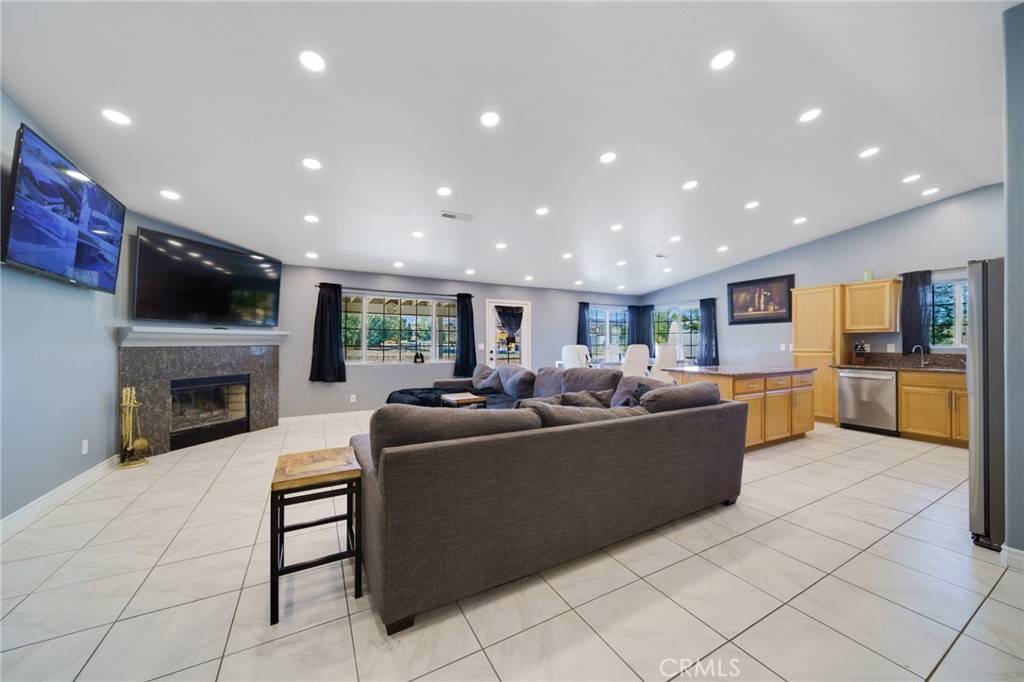 Pearblossom, CA 93553,13330 E Avenue W