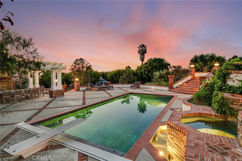 Palos Verdes Estates, CA 90274,1409 Via Arco