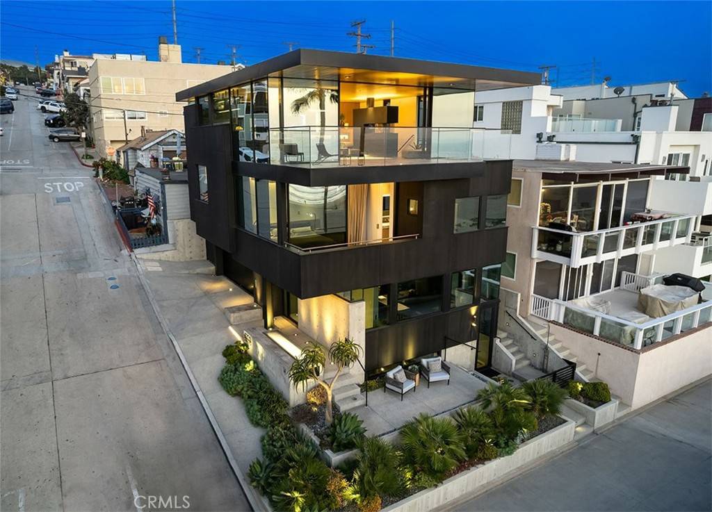 Manhattan Beach, CA 90266,4320 The Strand