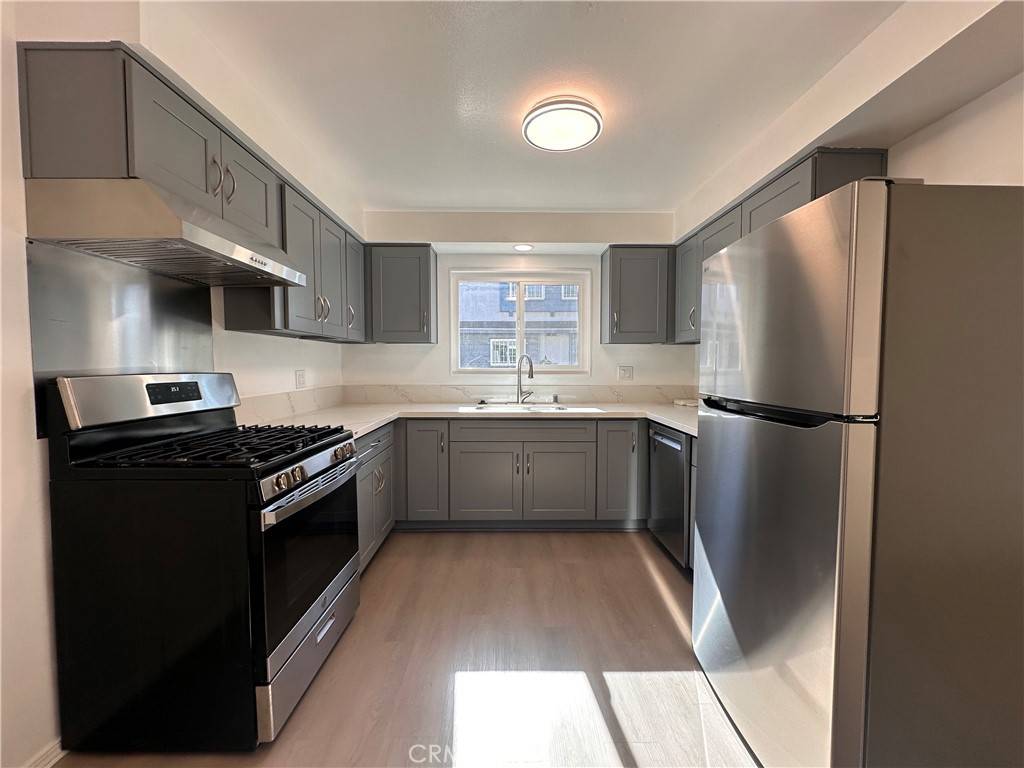 Carson, CA 90745,11 Wells Fargo LN