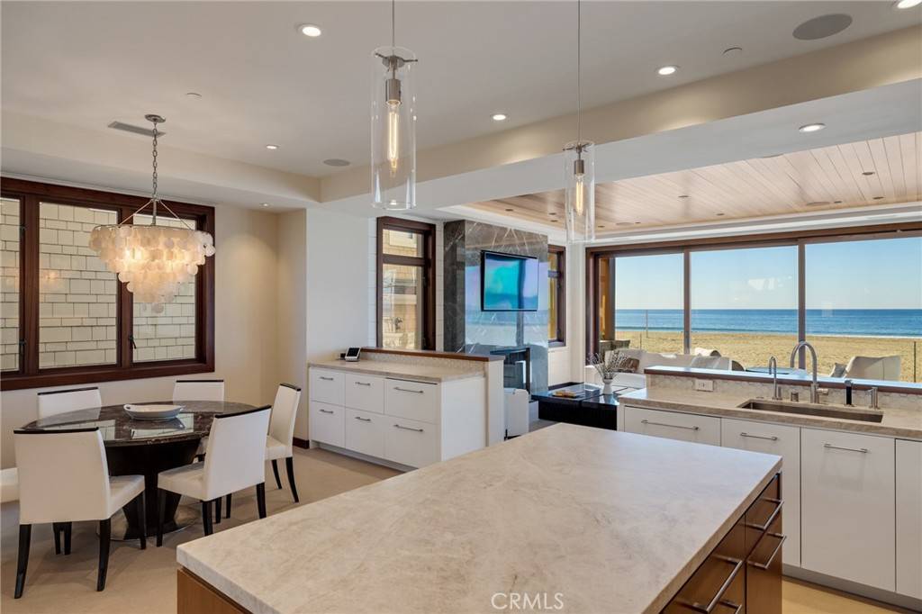 Hermosa Beach, CA 90254,1932 The Strand