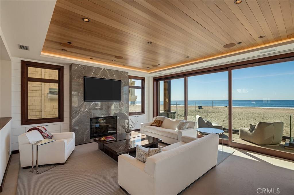 Hermosa Beach, CA 90254,1932 The Strand