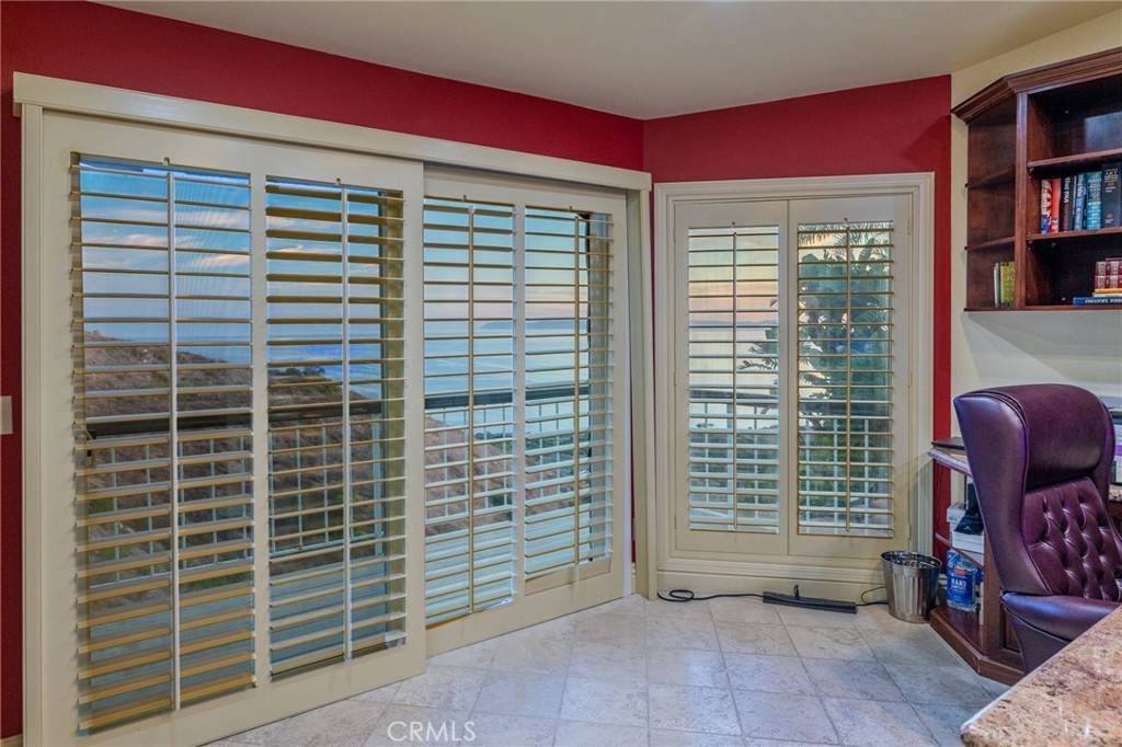 Rancho Palos Verdes, CA 90275,8 Burrell LN