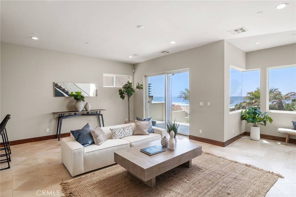 Manhattan Beach, CA 90266,4308 The Strand